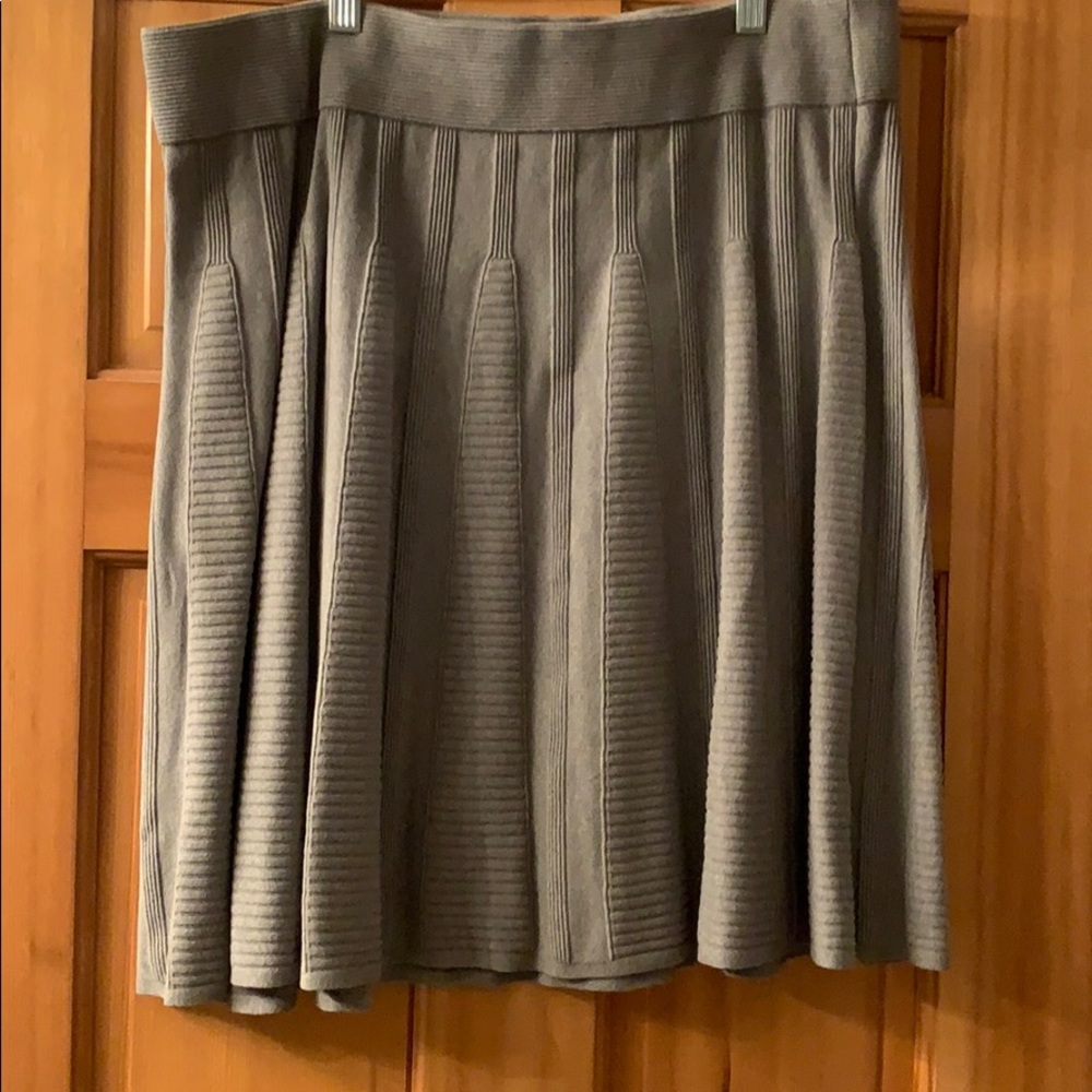Ann Taylor Gray Skirt